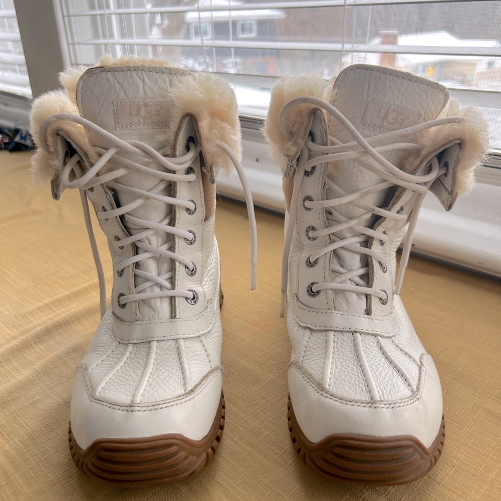 UGG Adirondack Boot II